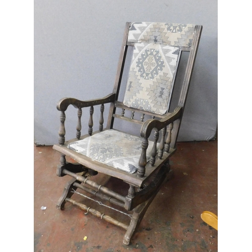 682 - American rocking chair