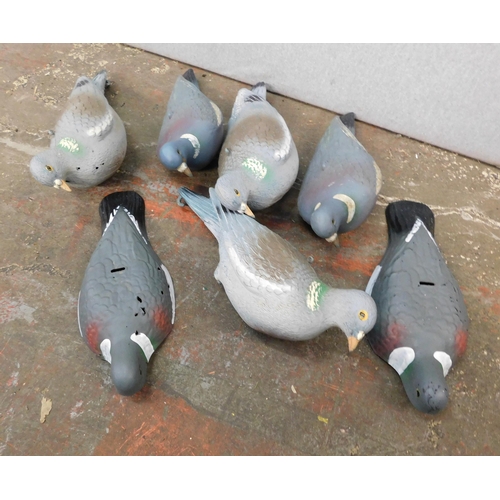 700 - Bag of 7 shooting decoys incl. pigeons etc.