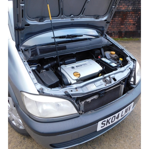 700A - Re-offered due to timewaster -
Vauxhall Zafira 1.6 petrol seven seater estate - 12 month MOT, lot of... 