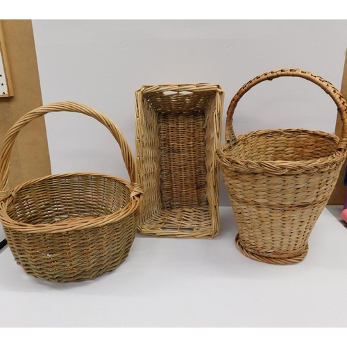 702 - 3 Vintage baskets