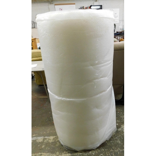 816 - X-Large roll of bubble wrap approx. 5' wide