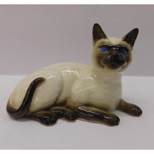 213A - Beswick - Siamese cat figure/no damage