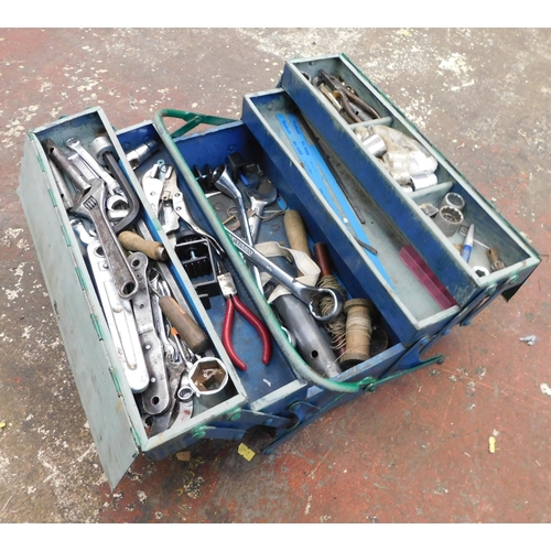 508A - Cantilever toolbox and selection of tools