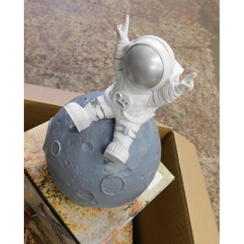 623 - Box of 12 new Astronaut money boxes