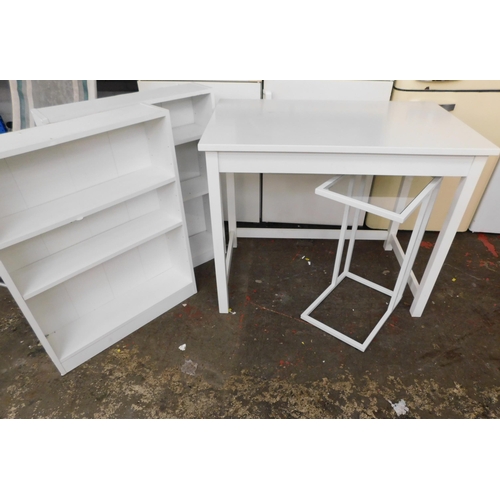 545A - White desk with two small bookcases and one other