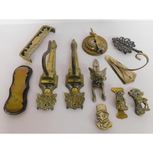 156 - Brass/door furniture - including fox knocker & door plaques