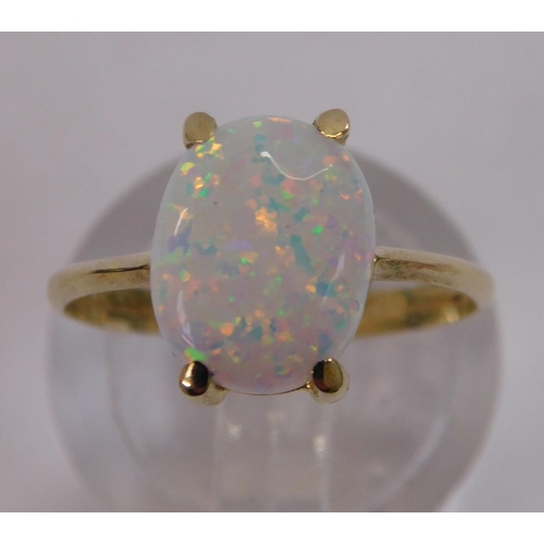 191 - 9ct gold - opal set/ring - size K 1/2