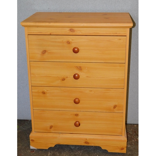 547 - Pine effect four drawer set of drawers