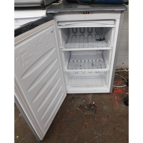 552 - Beko A-Class undercounter freezer approx. 34