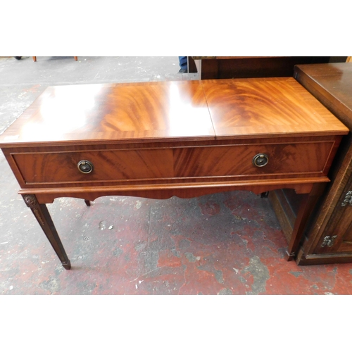 821 - Mahogany cabinet with hinged tops