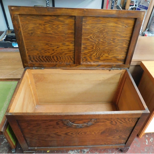 825 - Vintage oak large bedding box