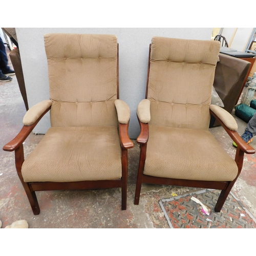 541A - Two mid-century Cintique fireside armchairs