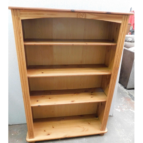 549 - Pine four shelf bookcase