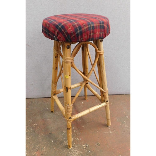 550 - Bamboo stool tartan top