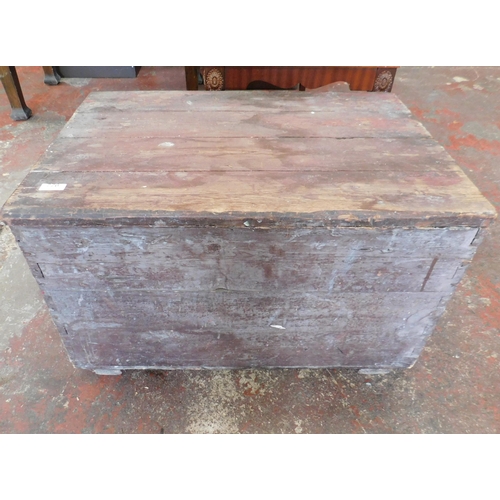 564 - Vintage wooden chest