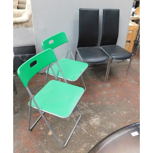 578 - 2 dining chairs & 2 folding chairs