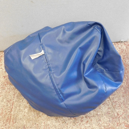 846 - Blue leather effect bean bag