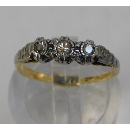 96 - 18ct gold - white stone set/trilogy ring