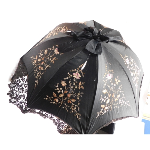 24 - Victorian style - silk embroidered/parasol - age related wear