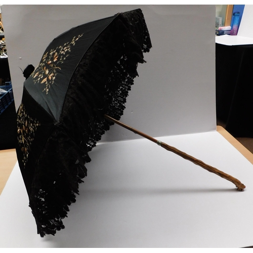 24 - Victorian style - silk embroidered/parasol - age related wear