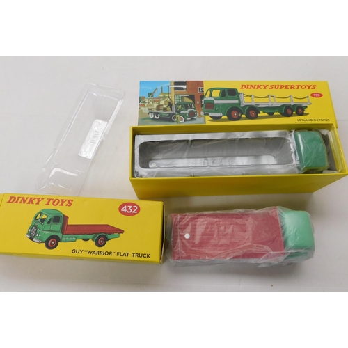 279 - Dinky/Atlas - die cast vehicles/No. 432 Warrior flat truck - & No. 935 Leyland Octopus - boxed as ne... 