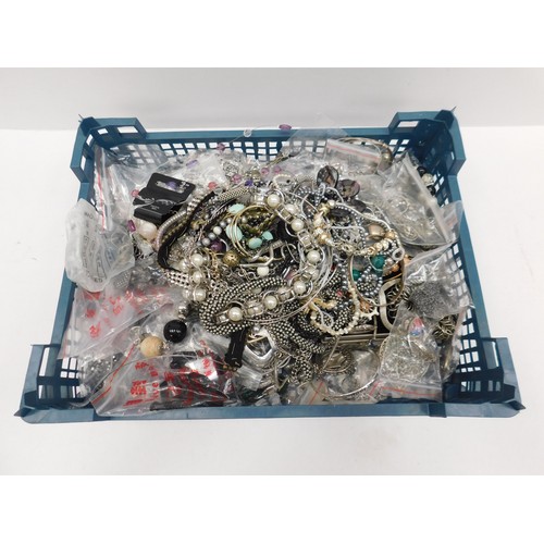 7 - Costume jewellery - approximately 3kg