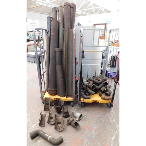 540A - Selection of vintage cast drain pipes, guttering, rain hoppers etc.