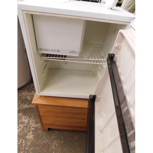 542 - Electrolux top fridge with freezer compartment W/O