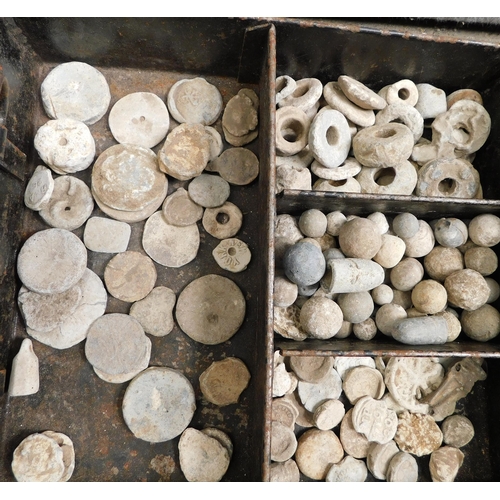 640 - Tray of finds - archaeological collection