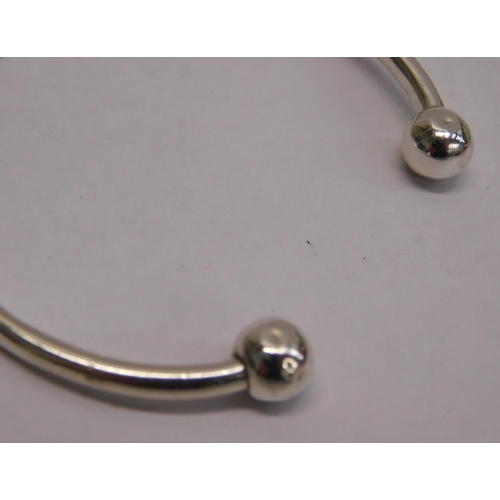 129 - Silver - torque/bangle