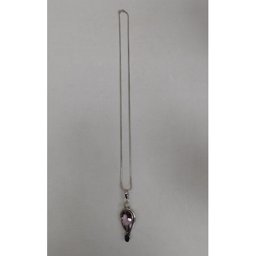 189 - Silver - stone set/pendant & chain