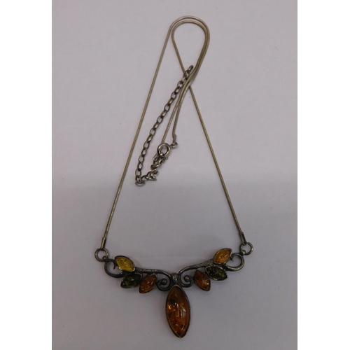 196 - Silver - amber set/necklace