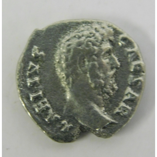 224 - Roman coin - Denarius A.D 190