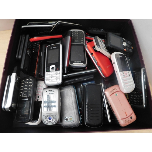 780 - Joblot of mobile phones - spares or repairs