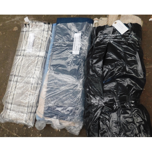 782 - Set of three furnishing and upholstery fabrics - 140cm wide, varied lengths
