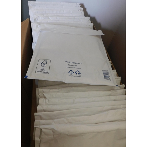 807 - 50 Padded envelopes - size E/2