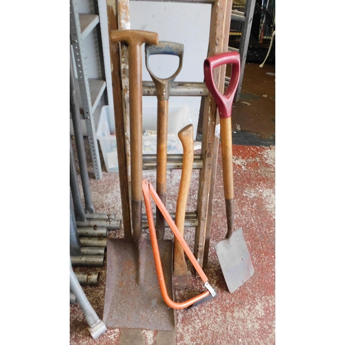 817 - Large extending wood and aluminium step ladders and garden tools (as seen)