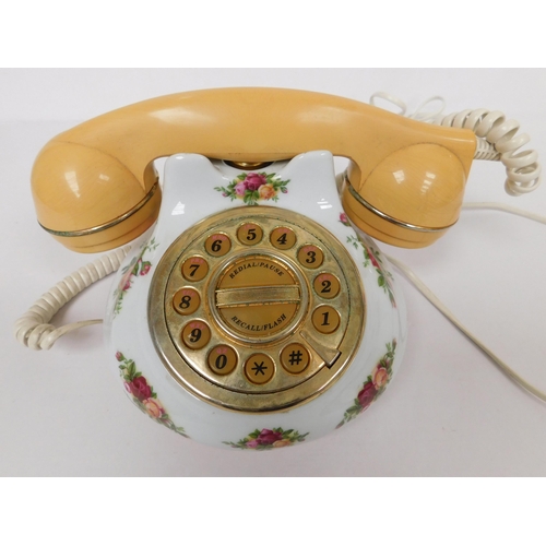114 - Royal Albert - telephone