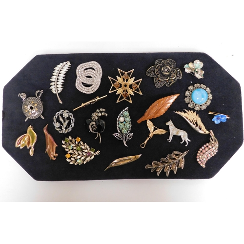 22 - Brooches...