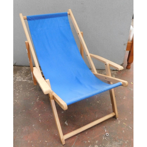 569 - Folding deck chair