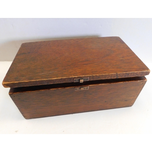 682 - Vintage oak wooden sewing box with contents - approx. 11