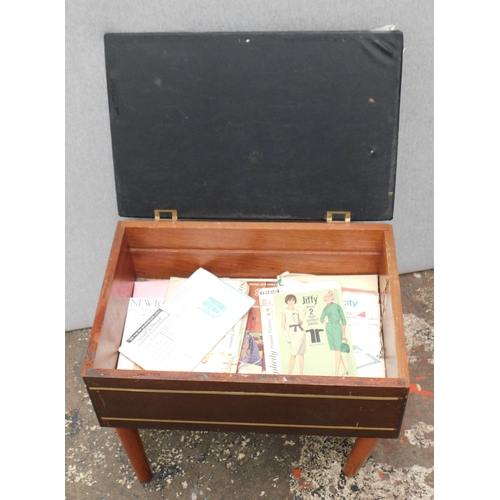 692A - Mid century sewing box/table