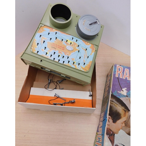 712 - Vintage boxed electronic radar search game