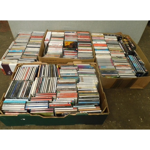 735 - Large collection of CDs