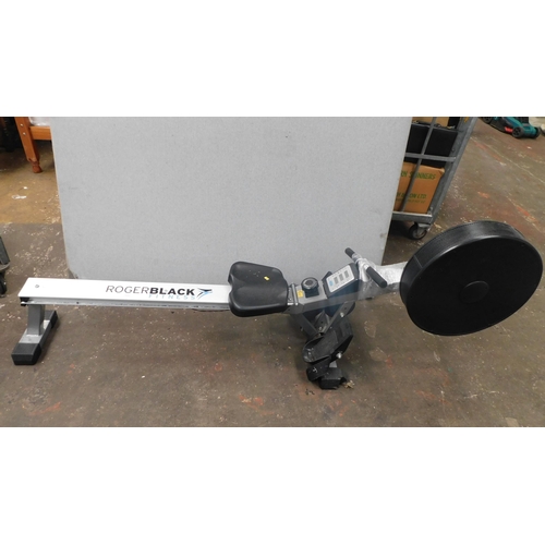 804 - Roger Black fitness rowing machine