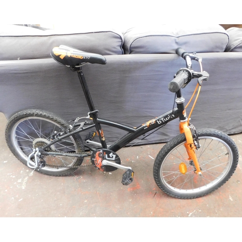 814 - B'Twin kids bike