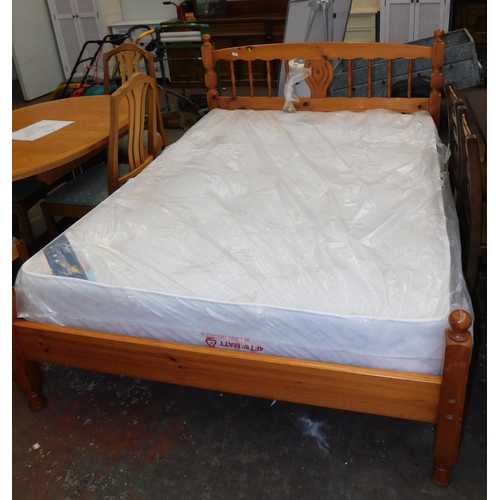 818 - Pine double bed 4'6