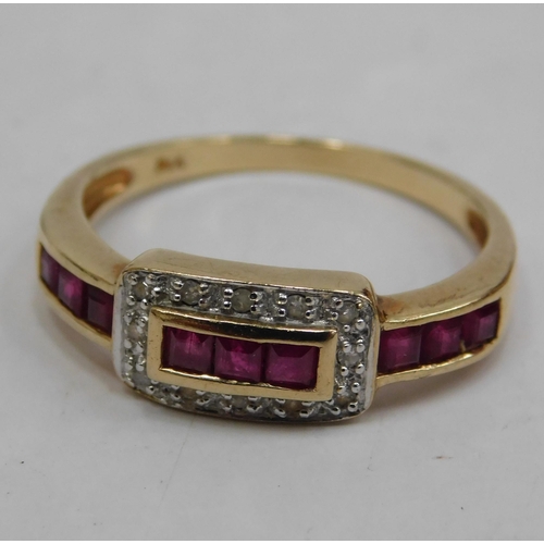 114 - 9ct gold - ruby & diamond set/ring - approximate combined weight 2.8gs