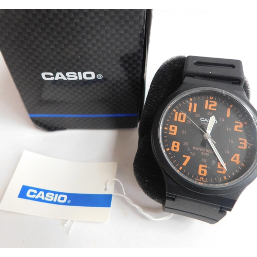 118 - Casio - gentleman's wristwatch/packaged as new