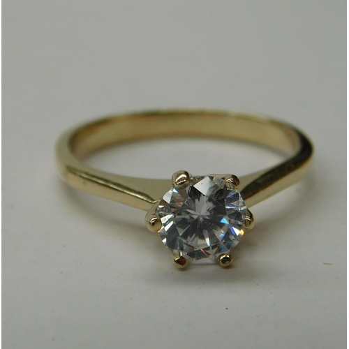 127 - 9ct gold/solitaire ring - size Q 1/2